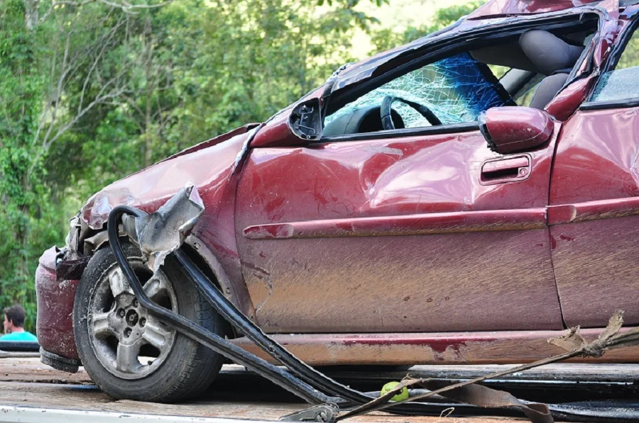 How do car insurance brokers work?